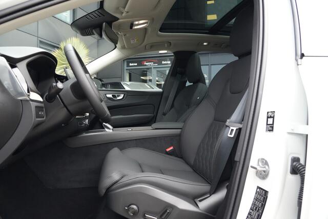 Volvo XC60 2.0 T8 Plug-in hybrid AWD Ultra Dark 455pk Panoramadak/Luchtvering/Trekhaak