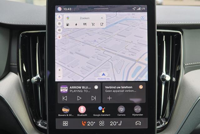 Volvo XC60 T6 Recharge AWD Ultra Black Edition - Luchtvering - Panorama/schuifdak - IntelliSafe Assist & Surround - 360º Camera - Bowers & Wilkins audio - Adaptieve LED koplampen - Verwarmde voorstoelen, stuur & achterbank - Parkeersensoren voor & achter - Elektr. b