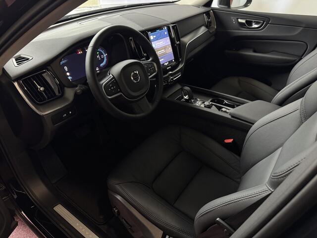 Volvo XC60 2.0 T6 350PK PHEV LEER AWD LONG RANGE PANORAMA TREKHAAK PERF.AUDIO ELEK.KLEP TREKHAAK ? Top Auto's Wijchen , Altijd een Ruim aanbod van Volvo's i BUSINESS / CORE / BRIGHT / DARK / ULTRA DARK / PLUS DARK / BLACK EDITION / ESSENTIAL / T6 / T8 ?