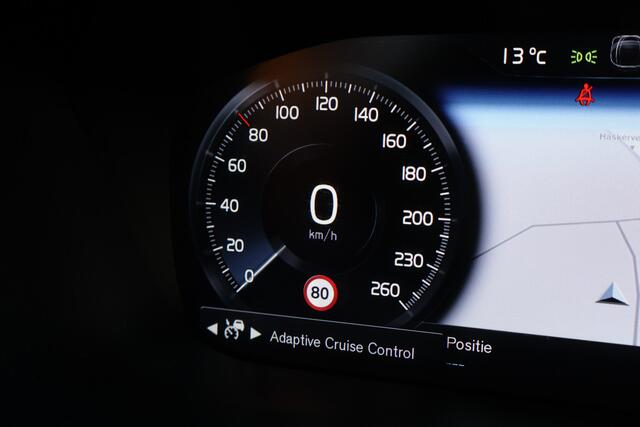 Volvo XC60 2.0 D4 AWD R-Design | Origineel NL | Scandinavian Line | IntelliSafe Assist | Versatility Line | Trekhaak |