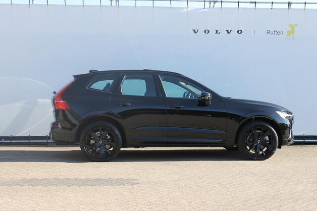 Volvo XC60 T8 455PK Automaat AWD Plus Black Edition Panoramisch schuif-kanteldak / Google infotainment / Adaptieve cruise control / 21" lichtmetalen velgen / Parkeersensoren voor en achter met camera
