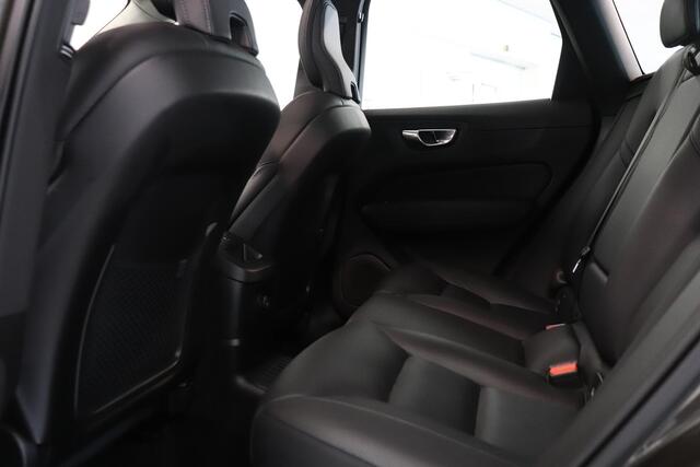 Volvo XC60 2.0 T8 Plug-in hybrid AWD Inscription Exclusive | Panoramadak | Trekhaak | Leder bekleding | Harman Kardon | Head Up |