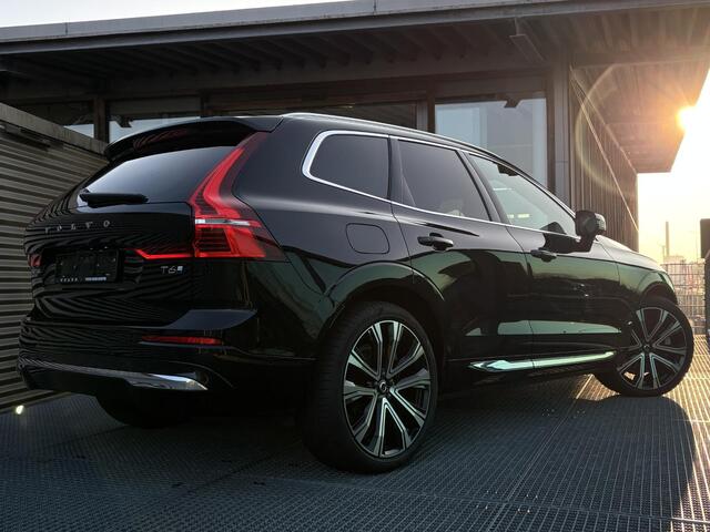 Volvo XC60 2.0 T6 Plug-in hybrid AWD Ultra Bright / Luchtvering / Trekhaak / Pano. dak / Massage stoelen / Elek. verstelbare stoelen / Geventileerde en verwarmde stoelen / Harman Kardon / 360 camera /