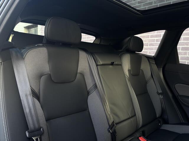 Volvo XC60 T6 Plug-in hybrid AWD Ultra Black Edition | Google | Long Range | Adaptieve Cruise Control | Schuif-/Kanteldak | Keyless | Bowers & Wilkins Audio | Gelamineerd Glas Rondom | Dodehoekdetectie | Zitverlenging | 360 Camera | Stoelverwarming Voor + Achter | M