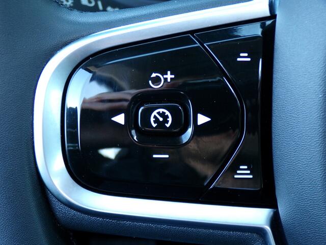 Volvo XC60 2.0 T6 PHEV AWD Plus Bright, Long Range / Leder / 20' LMV / Camera 360 / Harman Kardon / Stoel + stuurverwarming / 20' LMV