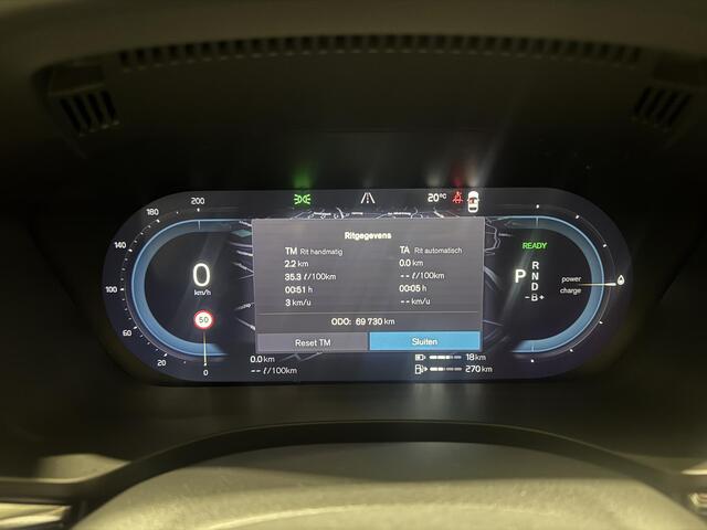 Volvo XC60 2.0 Recharge T6 AWD Inscription Expr. | panorama | navi | carplay | SOH 97% |