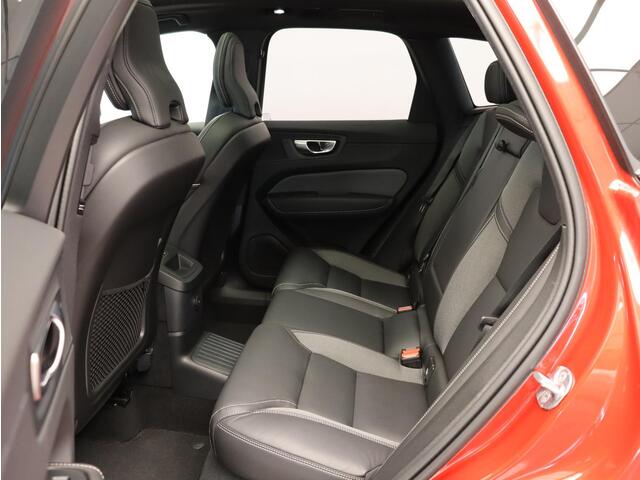 Volvo XC60 Recharge T8 455PK AWD Ultimate-Dark / Luchtvering / Trekhaak / 21" LMV / Head up Display / 360 Camera