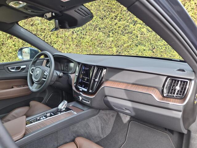 Volvo XC60 Recharge T8 AWD Inscription | Trekhaak | H&K Audio | All-season banden | Elektr. best. stoel