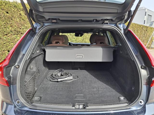 Volvo XC60 Recharge T8 AWD Inscription | Trekhaak | H&K Audio | All-season banden | Elektr. best. stoel