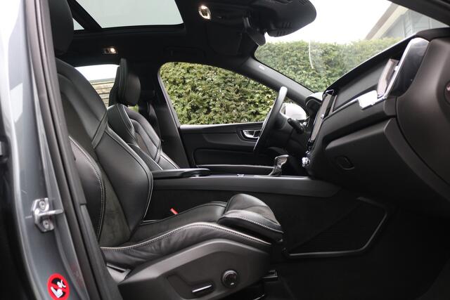 Volvo XC60 2.0 T5 AWD R-Design 251PK (Panoramadak Navi/Camera Full-led Standkachel Trekhaak 19InchLMV PrivacyGlass)