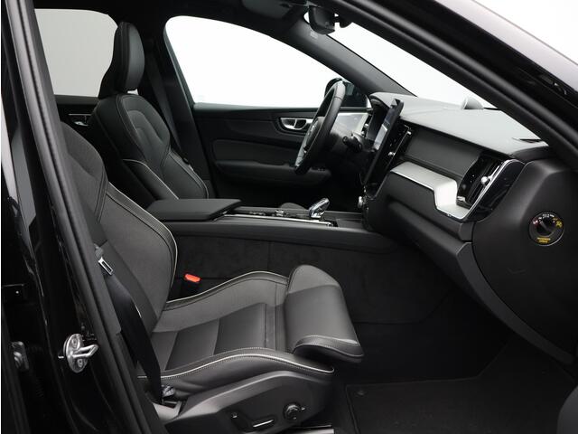 Volvo XC60 T8 455PK Plug-in hybrid AWD Ultra Black Edition / Bowers & Wilkins audio / Luchtvering / 360gr Camera / Trekhaak / Head Up / Full Led / Extra getint glas / Alarm / 21" / Panoramisch Dak /