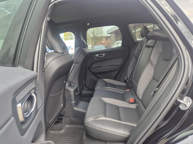 Volvo XC60 2.0 T6 Plug-in hybrid AWD Plus Black Edition Trekhaak/ACC/BLIS etc.