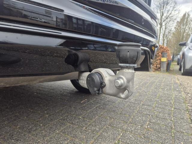 Volvo XC60 2.0 T6 Plug-in hybrid AWD Plus Black Edition Trekhaak/ACC/BLIS etc.