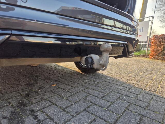 Volvo XC60 2.0 T6 Plug-in hybrid AWD Plus Dark R-Design Trekhaak/360Cam/ACC etc.