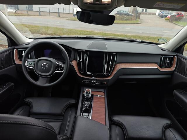 Volvo XC60 T6 Plug-in hybrid AWD Plus Dark | Rijklaarprijs | Trekhaak | Pano dak |