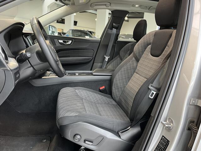 Volvo XC60 2.0 T6 Plug-in hybrid 350 pk AWD Core Bright | Pano | El. a. klep | Camera | LED | 18" | Keyless entry | Google Maps Navi