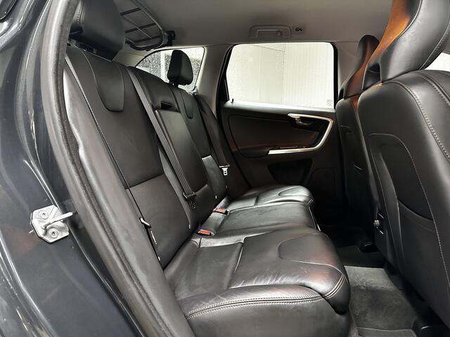 Volvo XC60 2.0 T5 Polar+/ 245pk!/ 18'' LMV/ Camera/ Leder/ Elek. kofferklep/ Bi-Xenon/ PDC V+A/ Stoelverw./ Elek. Stoel(en) + Memory/ Navi/ Bluetooth/ Multi. LEDER. Stuur/ Chroom/ Dakrails.