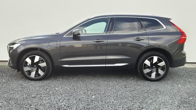 Volvo XC60 2.0 T6 Phev AWD Ultra Bright Panorama Dak - 20" Wielen - Bowers &Wilkins Audio - 360 Cam - Alarm - Climate - Privacy Glass - RC20 Interieur - 2250 KG Trekkracht - Power seats met memory - Full led koplampen -Donkere hemel - Massage stoelen