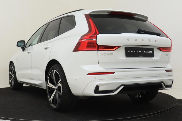 Volvo XC60 T6 PLUG-IN HYBRID AWD PLUS DARK -PANO.DAK|HARMAN/KARDON|GEVENT.LEDER|LUCHTVERING|HEAD-UP DISP.|360°CAM|ADAP.LED|TREKHAAK|21"