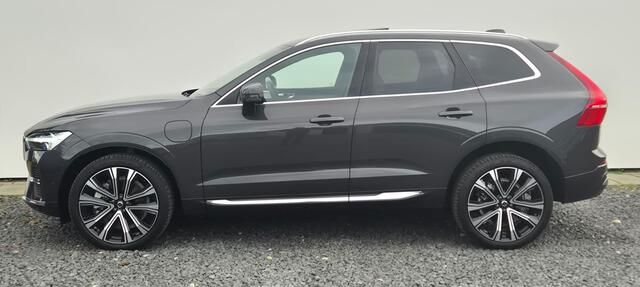 Volvo XC60 2.0 T6 Phev AWD Ultra Bright Luchtvering - 21" Wielen - Panorama dak - Lighting -Head up - Bowers &Wilkins Audio - 360 Cam - Alarm - Climate - Privacy Glass - RC20 Interieur - Power seats met memory - Full led koplampen -Donkere hemel - Geluidsisolerend 