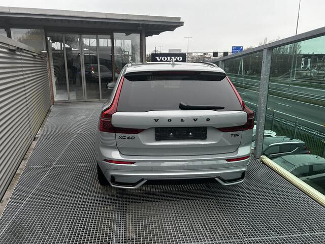 Volvo XC60 2.0 T8 Plug-in hybrid AWD Plus Black Edition Automaat, 360Gr. parkeer Camera, Premium sound Harman-Kardon, electr. verstelbare stoelen voor, Verwarmde stoelen, Verwarmd stuurwiel, 21 inch velgen