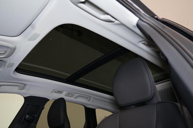 Volvo XC60 T6 Recharge AWD Plus Bright - Panorama/schuifdak - IntelliSafe Assist & Surround - 360º Camera - Harman/Kardon audio - Verwarmde voorstoelen, stuur & achterbank - Parkeersensoren voor & achter - Elektr. bedienb. voorstoelen met geheugen - Head up display 