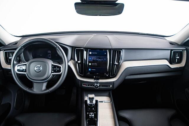 Volvo XC60 2.0 T6 Plug-in hybrid AWD Plus Bright Panoramadak - Keyless Drive - Ambienteverlichting uitgebreid - Parkeerhulp voor/achter - Achteruitrijcamera - Buitenspiegels elektr. inklapbaar -