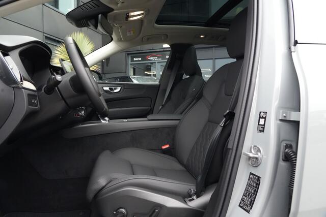 Volvo XC60 2.0 T8 Plug-in hybrid AWD MY26 Plus Dark 455pk Panoramadak/HarmanKardon/360Camera