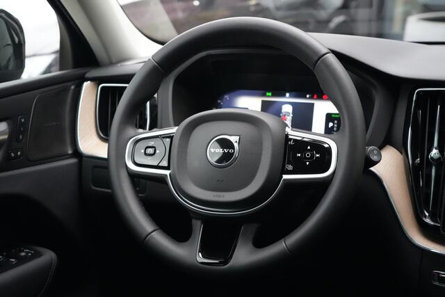 Volvo XC60 2.0 T8 Plug-in hybrid AWD MY26 Plus Dark 455pk Panoramadak/HarmanKardon/Trekhaak