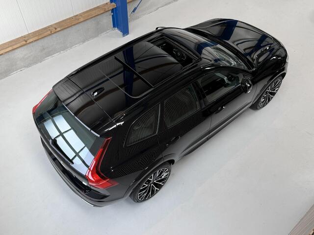 Volvo XC60 2.0 T8 Plug-in Hybrid AWD R-Design 392 PK - DEALER ONDERHOUDEN - 1 EIGENAAR - PANORAMADAK - LEER - STUUR EN STOELVERWARMING - PARKEERCAMERA