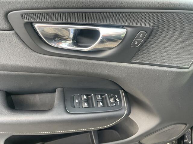 Volvo XC60 2.0 T8 Twin Engine AWD Inscription Elec.stoelen | Dodeh. | Trekhaak | Pano/schuifdak