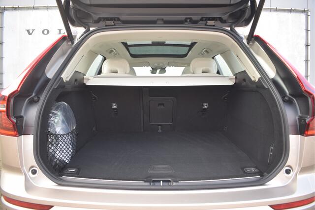 Volvo XC60 T6 350pk AWD Ultra Bright / Luchtvering / Bowers en Wilkins audio / HUD / 360 camera / Stoelmassage /