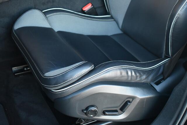 Volvo XC60 T8 390PK Plug-in hybrid AWD R-Design | Luchtvering | Bowers & Wilkins | Head-up display |