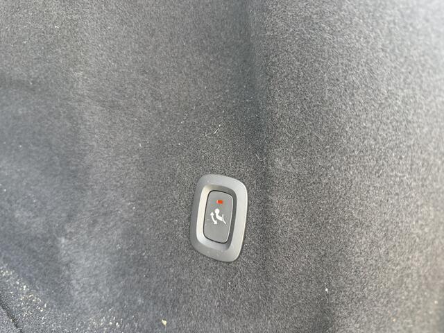 Volvo XC60 2.0 T8 Plug-in hybrid AWD Ultra Dark | Bowers & Wilkins Audio | Massage | Camera | Trekhaak