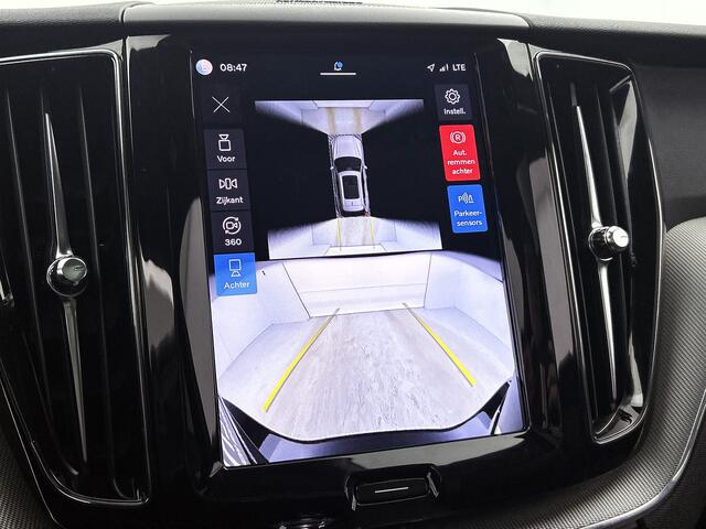 Volvo XC60 2.0 T6 Plug-in hybrid AWD Plus Dark 360 Camera, Carplay, Pano