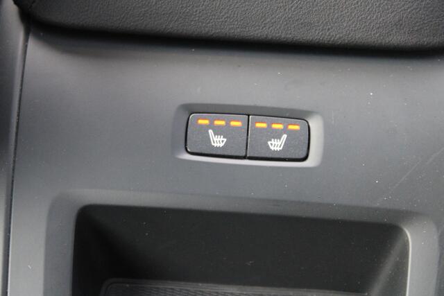 Volvo XC60 2.0 T6 PHEV hybrid AWD Core Bright LONG RANGE LEER PANO 49000KM!!!