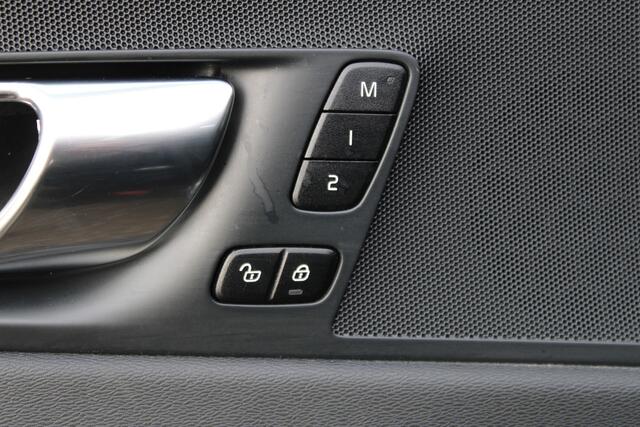 Volvo XC60 2.0 T6 PHEV AWD Core Bright R-DESIGN PANO LEER STAND 85000KM!!!