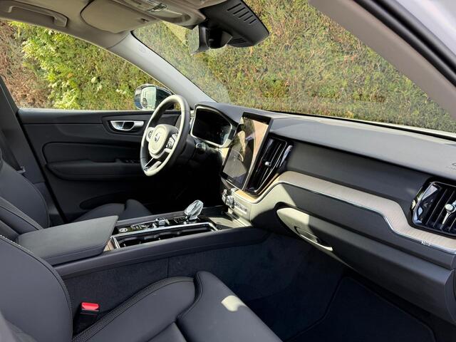 Volvo XC60 2.0 T6 Plug-in hybrid AWD Plus Dark | Panoramadak | 360 camera | Harman/Kardon | Stoel/Stuur Verwarming |