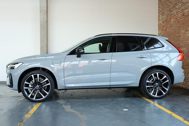 Volvo XC60 T8 Plug-in hybrid AWD Ultra Black Edition | Bowers & Wilkins Premium Audio | Luchtvering | 22''Lichtmetalen velgen | Nappa Lederen bekleding | Stoelventilatie | Stoelverwarming | 360° Parkeercamera | Gelamineerde zijruiten |