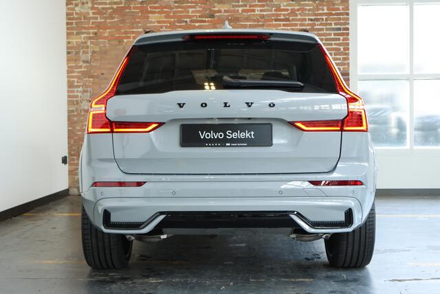 Volvo XC60 T8 Plug-in hybrid AWD Ultra Black Edition | Bowers & Wilkins Premium Audio | Luchtvering | 22''Lichtmetalen velgen | Nappa Lederen bekleding | Stoelventilatie | Stoelverwarming | 360° Parkeercamera | Gelamineerde zijruiten |