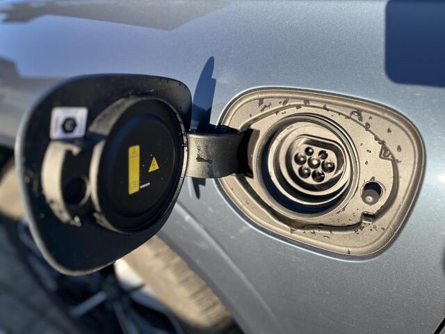 Volvo XC60 T6 Plug-in hybrid AWD Ultra Dark | Panorama Dak | 360 Graden Camera | Head Up Display |