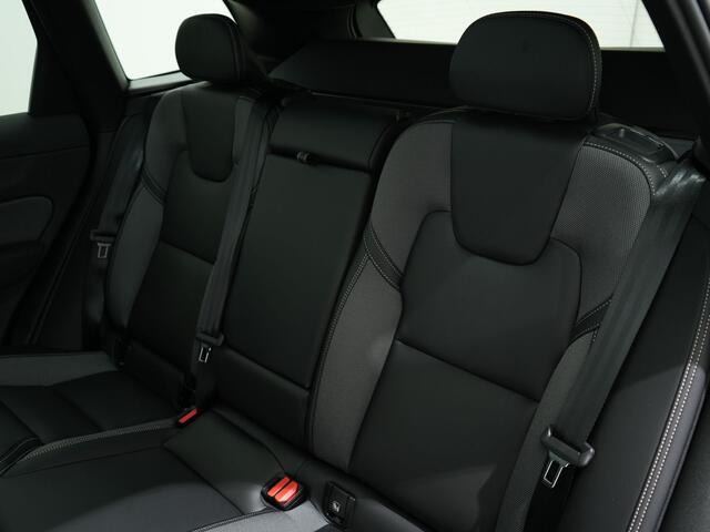 Volvo XC60 2.0 T6 RECHARGE 350PK AWD PLUS BLACK EDITION AUT8 | Trekhaak | 360 camera | Voorruitverwarming | Pilot Assist