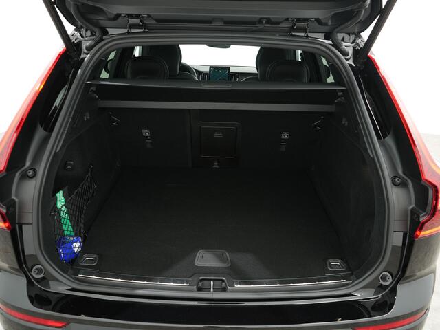 Volvo XC60 2.0 T6 RECHARGE 350PK AWD PLUS BLACK EDITION AUT8 | Trekhaak | 360 camera | Voorruitverwarming | Pilot Assist