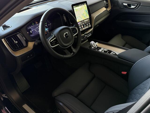 Volvo XC60 2.0 T6 AWD ULTRA DARK NW MODEL ELEK.TREKHAAK HARMAN KARDON HEADUP 360.CAM LEER SCHUIFDAK PHEV Plug in Hybrid ? Top Auto's Wijchen , Altijd een Ruim aanbod van Volvo's i BUSINESS / CORE / BRIGHT / DARK / ULTRA DARK / PLUS DARK / BLACK EDITION / ESSENTIA