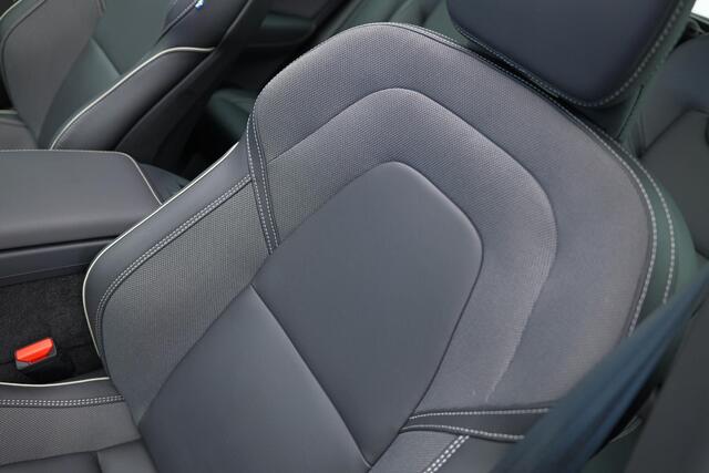 Volvo XC60 2.0 T6 Plug-in hybrid AWD Ultra Black Edition |Pano|H&K|360cam|Memory|