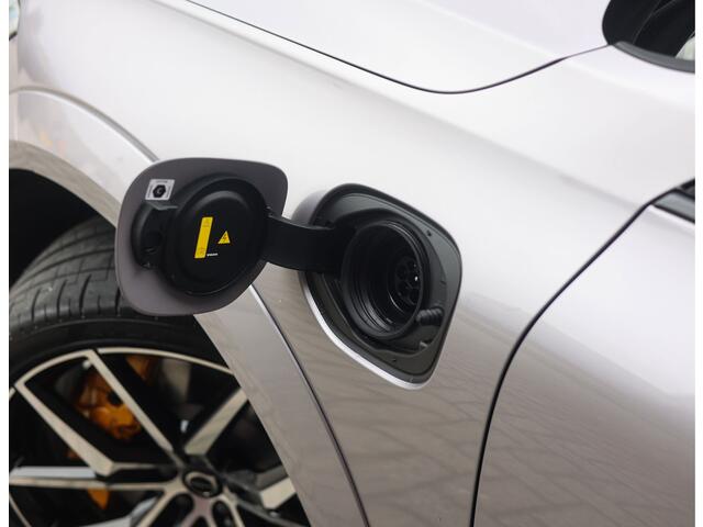 Volvo XC60 T8 AWD Polestar Engineered | Pano - Trekhaak - Bowers&Wilkins