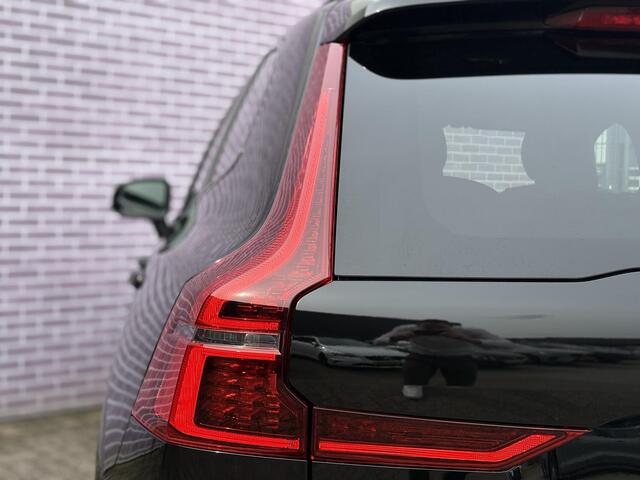 Volvo XC60 2.0 T6 Plug-in hybrid AWD Plus Black Edition | Facelift | Trekhaak | Memory | 360° camera | Stoelverwarming V+A | Stuurverwarming | Harman/Kardon | DAB | BLIS | Adaptieve cruise |