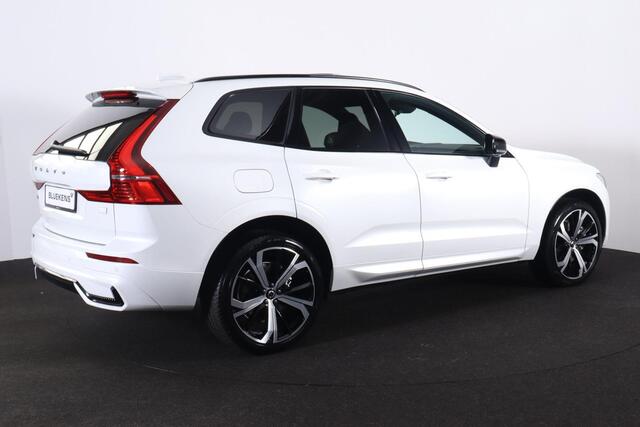 Volvo XC60 Recharge T6 AWD Plus Dark - LONG RANGE - Panorama/schuifdak - IntelliSafe Assist - Harman/Kardon audio - Adaptieve LED koplampen - Parkeercamera achter - Verwarmde voorstoelen, stuur & achterbank - Parkeersensoren voor & achter - Elektr. bedienb. voorstoe