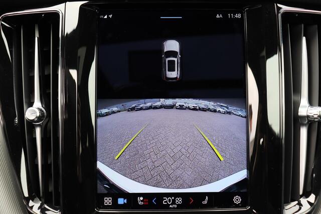 Volvo XC60 Recharge T6 AWD Plus Dark - LONG RANGE - Panorama/schuifdak - IntelliSafe Assist - Harman/Kardon audio - Adaptieve LED koplampen - Parkeercamera achter - Verwarmde voorstoelen, stuur & achterbank - Parkeersensoren voor & achter - Elektr. bedienb. voorstoe