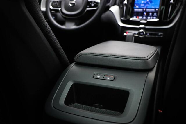 Volvo XC60 2.0 T6 Plug-in hybrid AWD Plus Dark SOH 97% | PANORAMADAK | STUURVERWARMING | 360 CAMERA | TREKHAAK